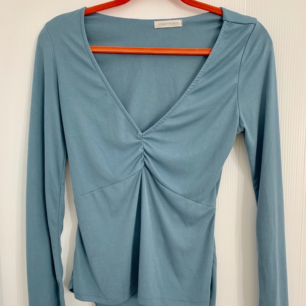 Casual blue top